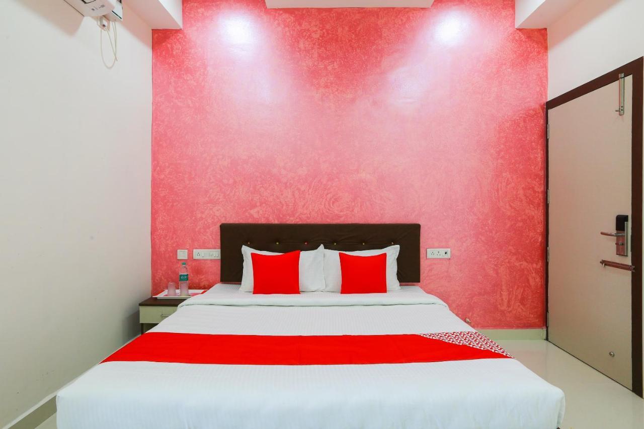 Oyo 49376 Priyanka Residency Hotel Kanchipuram Exterior photo